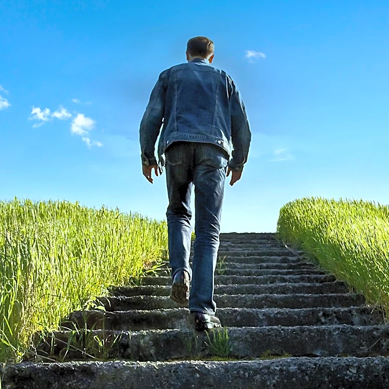 Research Suggests 7,000 Steps a Day May Maximize Health Benefits