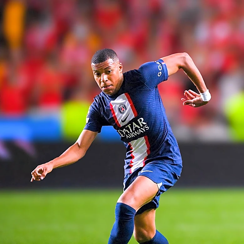 PSG and Liverpool Begin Talks Over Bradley Barcola Transfer