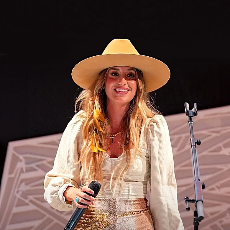 Lainey Wilson to Perform Fundraiser Shows at Ellis Theater for Country Music Museum