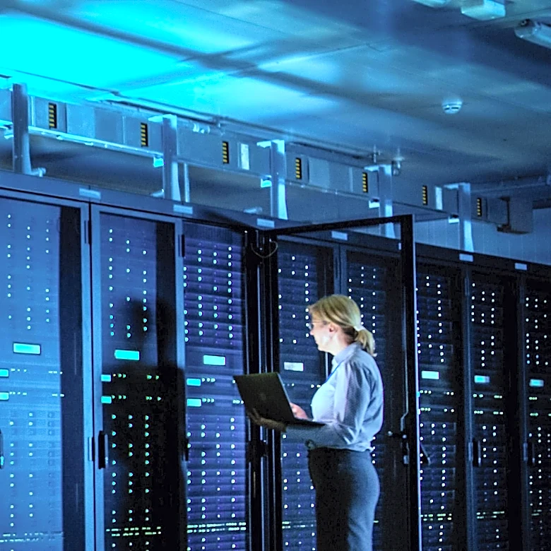 Analysts Highlight CoreWeave's Growth Potential Amid AI Demand