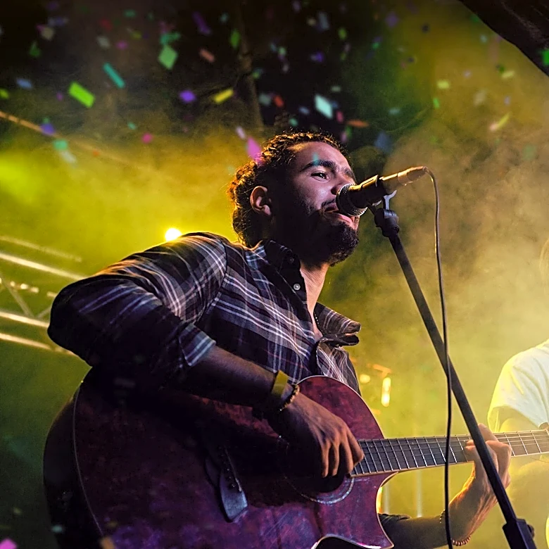 Thomas Rhett Announces 2027 UK Tour with High Ticket Demand Expected