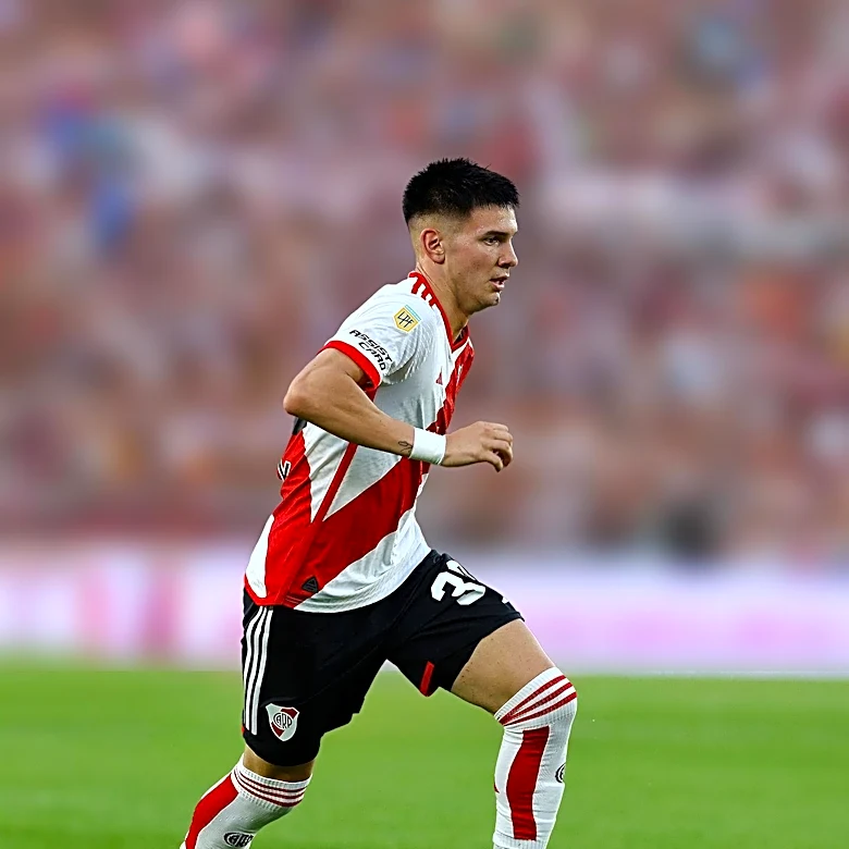 River Plate Loans Ian Subiabre to Tigre Amidst Squad Restructuring