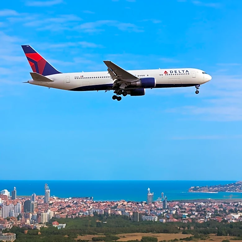 Delta Air Lines Flight Diverts to Portugal Due to Mechanical Issue, Highlighting Aging Fleet