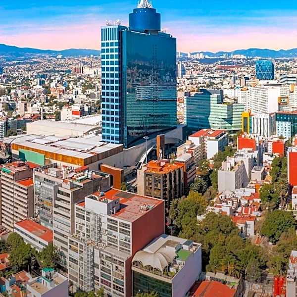 Mexico's Economic Growth Forecast Raised to 1.2% for 2026 Amid Risks