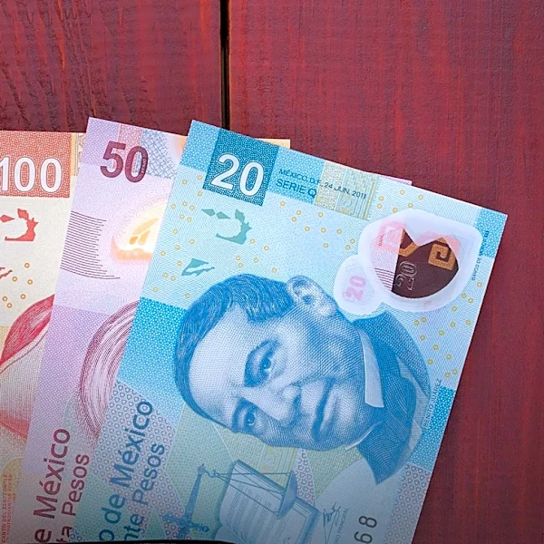 Mexican Peso Gains Against Dollar Amid Reduced Geopolitical Tensions