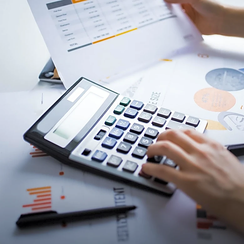 Pfizer's Quarterly Earnings Surpass Expectations Amid Decline in COVID-19 Product Sales