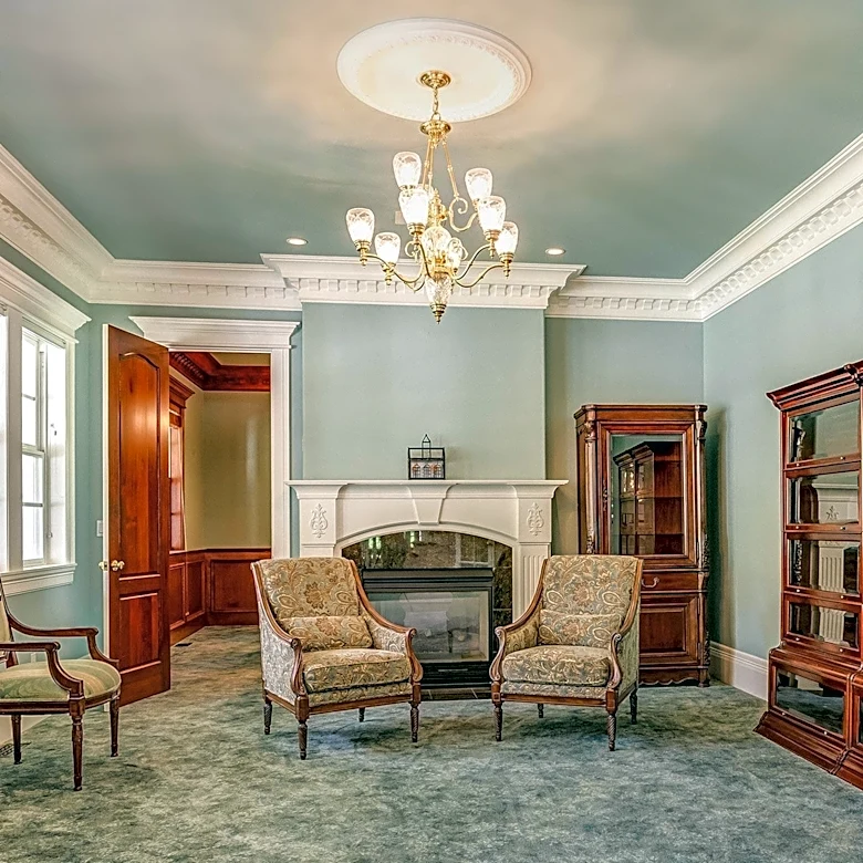 Barack and Michelle Obama's 2004 Home Features Historic Green Tiled Fireplace