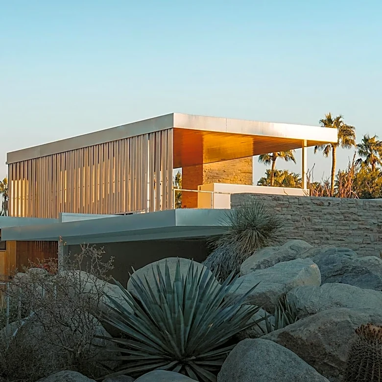 Shifted Horizon House in Arizona Embraces Minimalist Desert Design