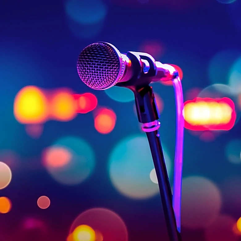 Comedian Laura Peek's Rise in Stand-Up Comedy Scene