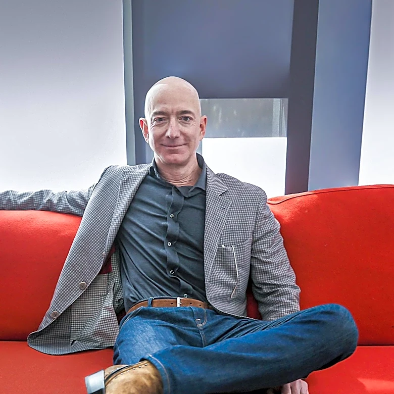 Amazon Shares Decline After $3 Trillion Milestone Amid Jeff Bezos' Planned Stock Sale