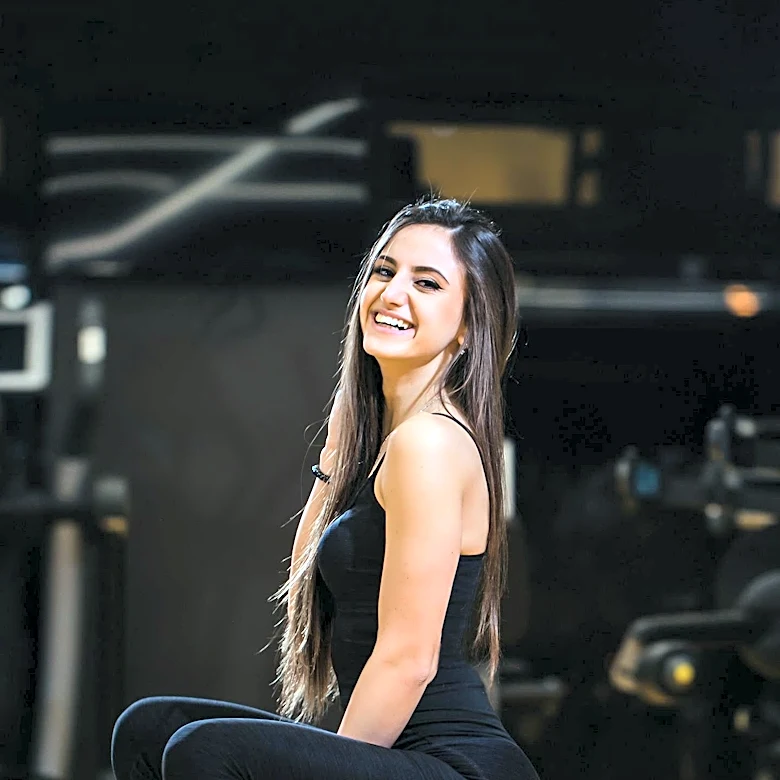 Emma Coronel Captivates Social Media with Fitness Look Amidst Public Appearances