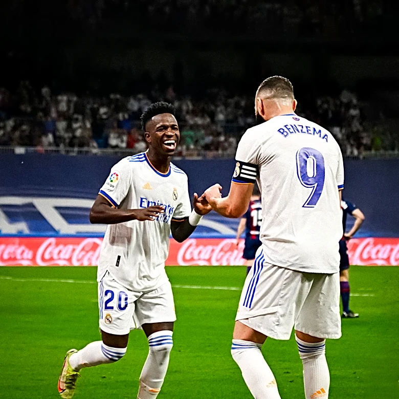 Real Madrid Increases Offer to Vinícius Júnior Amid Arsenal Interest