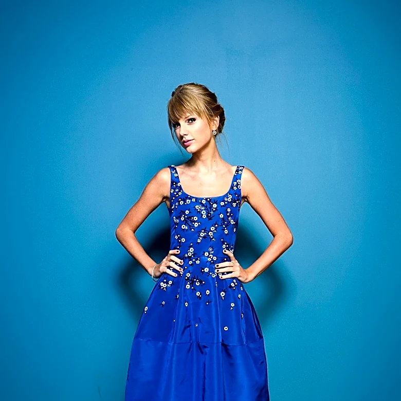 Children at Children's Mercy Hospital Create Gown for Taylor Swift as a Thank You