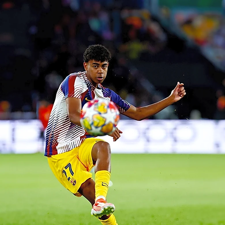 Lamine Yamal Advocates for Pedro Porro as Key Signing for Barcelona