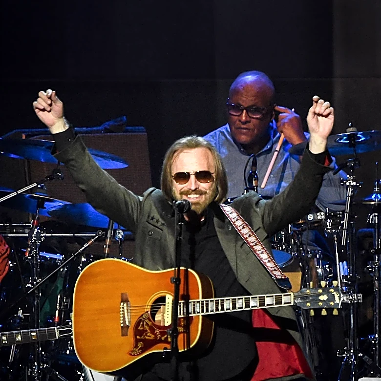 Stevie Nicks Collaborates with Tom Petty on Successful Solo Album 'Bella Donna'