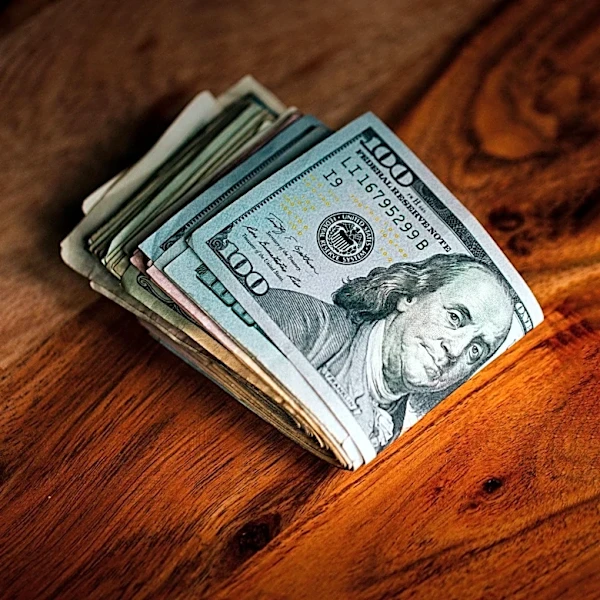 GameStop's $1.4 Billion Debt Swap Aims to Preserve Cash Amid Downsizing