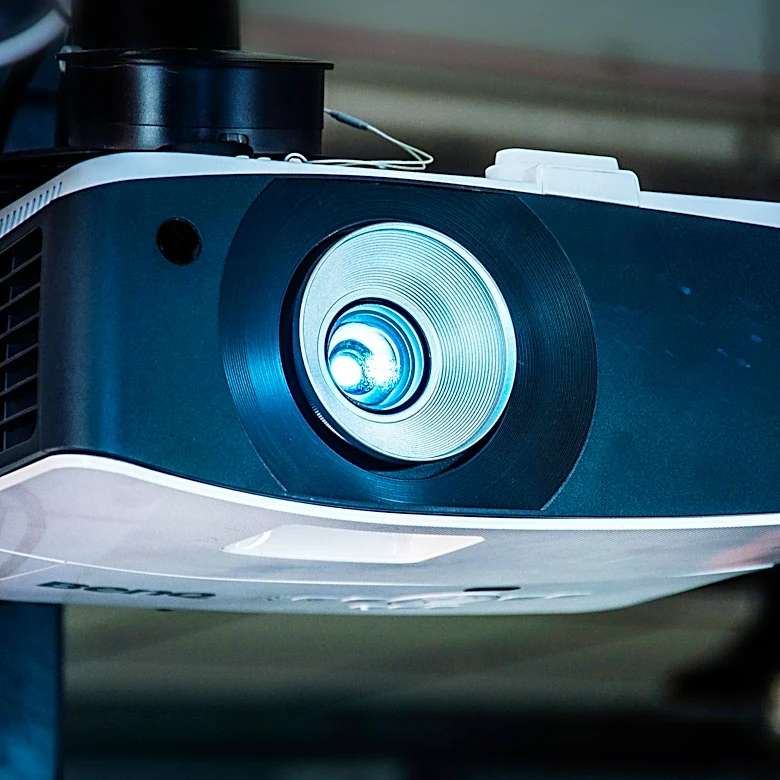 U.S. Foundries Explore Diverse Approaches to Co-Packaged Optics for Enhanced Performance