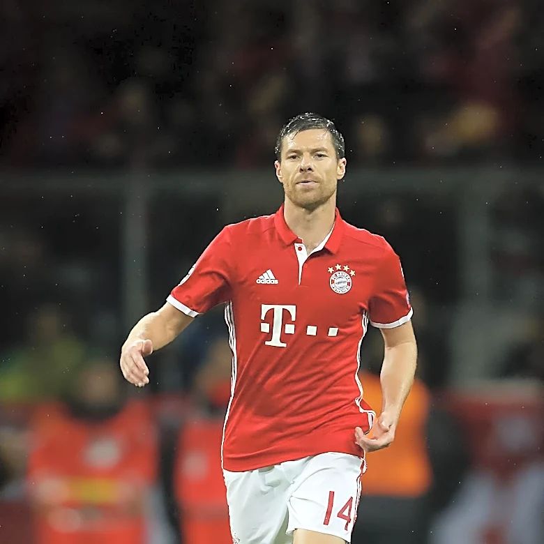 Xabi Alonso Discusses Mudryk's Emotional Return and Player Absences