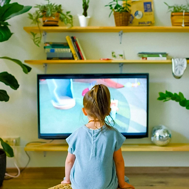 Study Reveals Complex Relationship Between Screen Time and Child Development