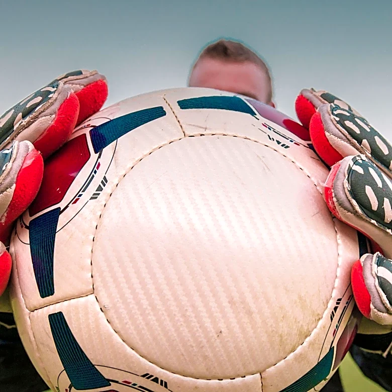 Barcelona Decides Against Loaning Out Goalkeeper Aron Yaakobishvili Amid Interest