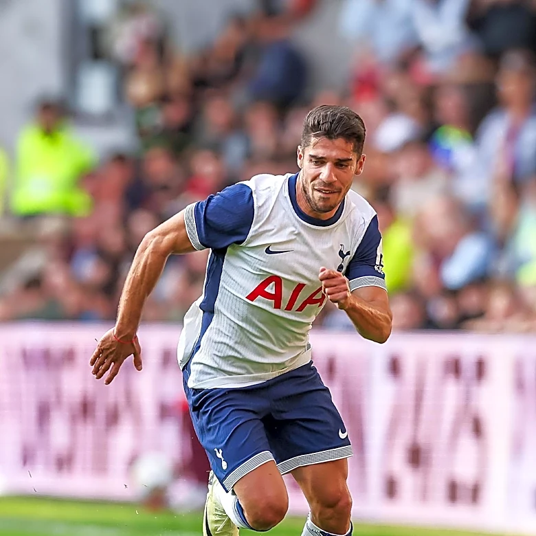 Tottenham's Mikey Moore Set for Loan Move to FC Köln in Bundesliga