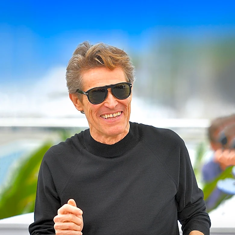 Willem Dafoe Discusses His Role in 'Late Fame' and Collaborations with Yorgos Lanthimos