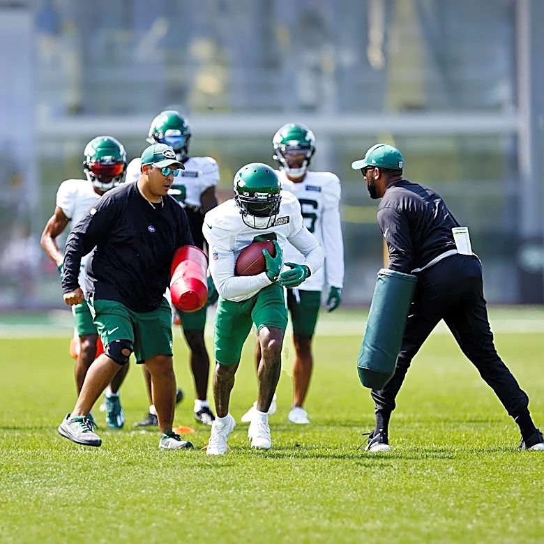 New York Jets' Training Camp Highlights: David Bailey's Performance and Kenyon Sadiq's Setback