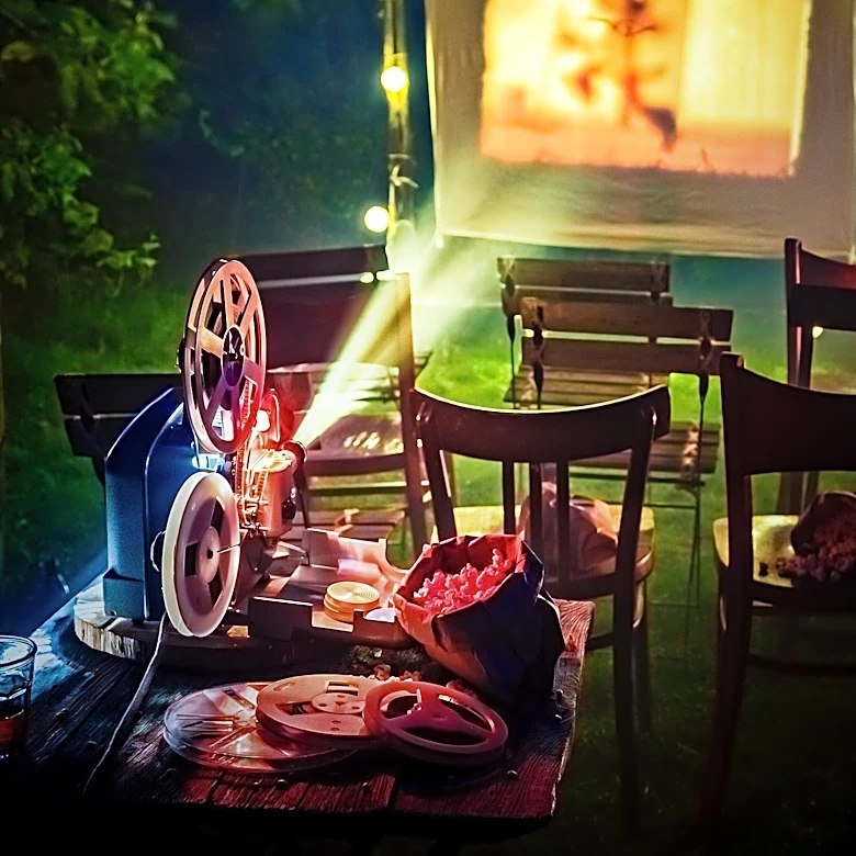 Filmhuis Geldrop Hosts Final Outdoor Screening with 'Song Sung Blue'