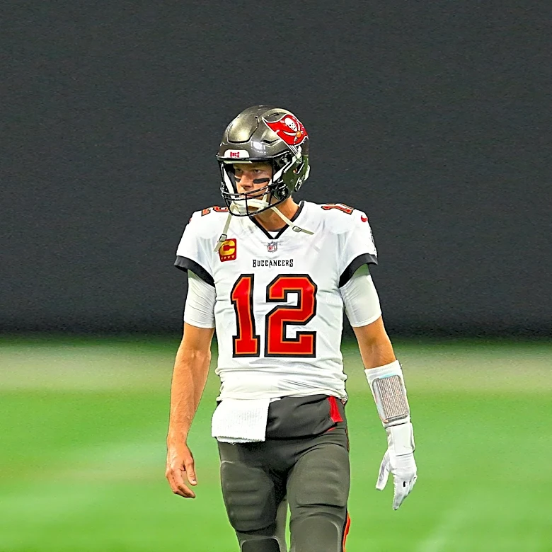 Vita Vea's Trade Request Highlights Contract Dispute with Buccaneers