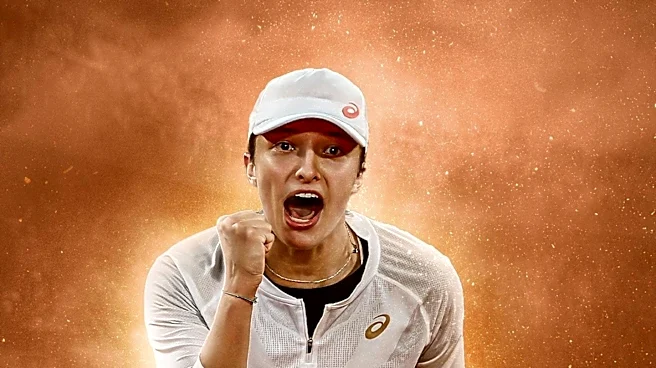 Iga Świątek Advances in Toronto Despite Mid-Match Struggles