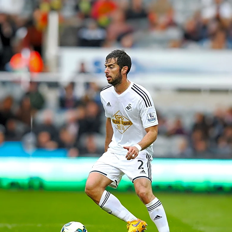 Swansea City Nears Signing of Scotland Striker Ross Stewart