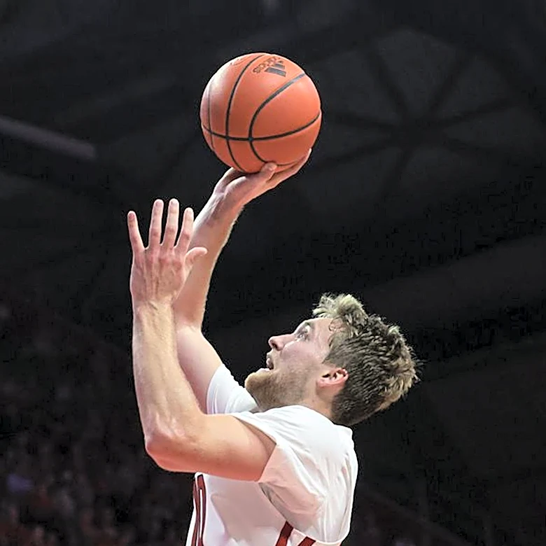 Jakob Poeltl's Contract Hinders Toronto Raptors' Trade for Domantas Sabonis