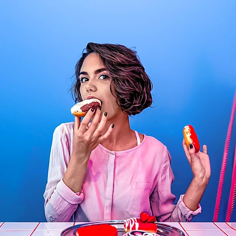 Pop Star Sombr Discusses Body Image Struggles and Eating Issues