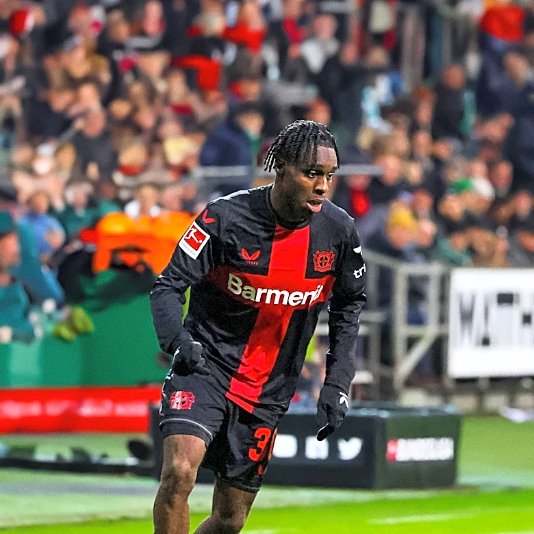 Bayer Leverkusen Engages in Direct Talks with PSG for Winger Ibrahim Mbaye