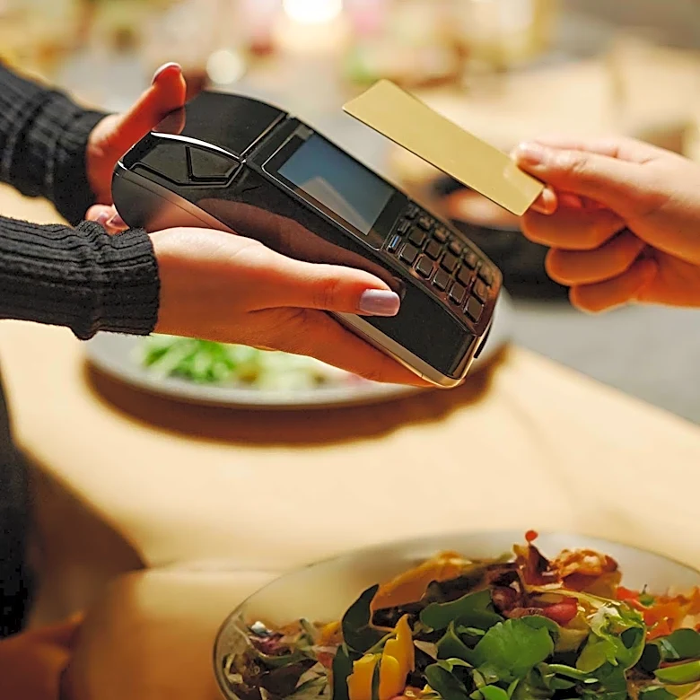 Retailers Embrace Cashierless Payments to Enhance Shopping Experience
