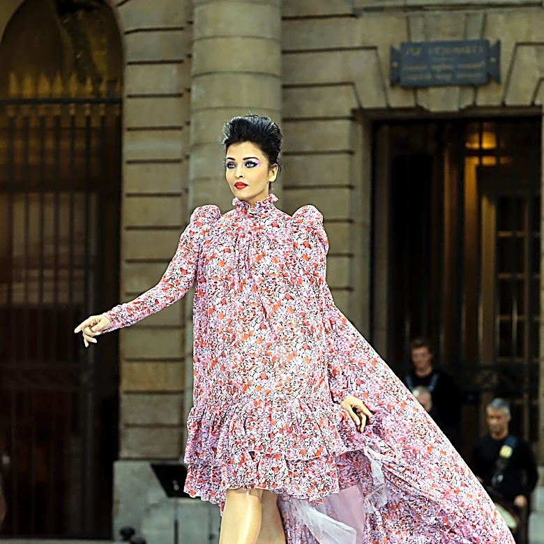 Pre-Fall 2026 Runway Trends Highlight Pink Power and Reinvented Lace