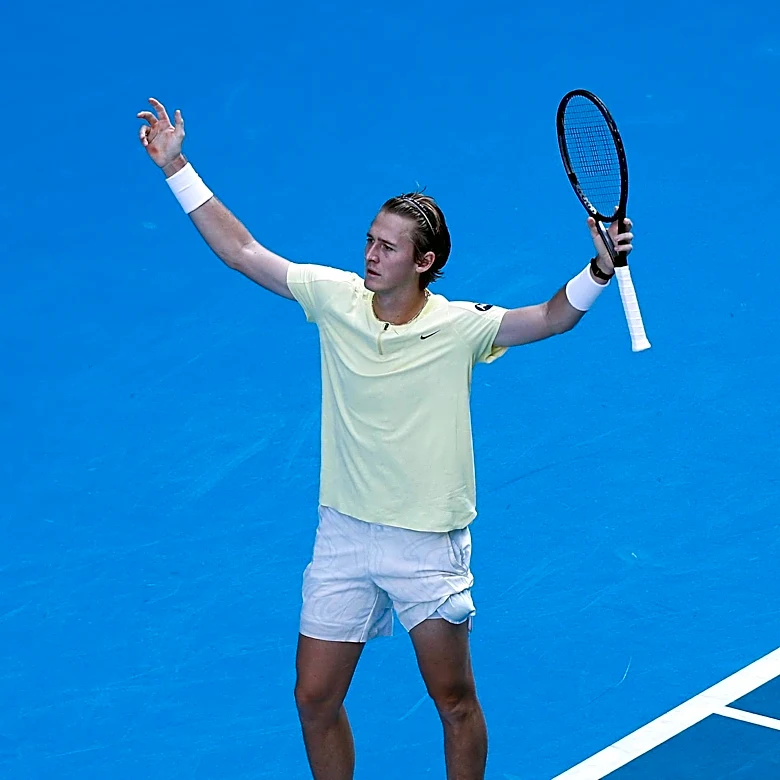 Holger Rune Withdraws from Cincinnati Tournament Due to Injury Concerns
