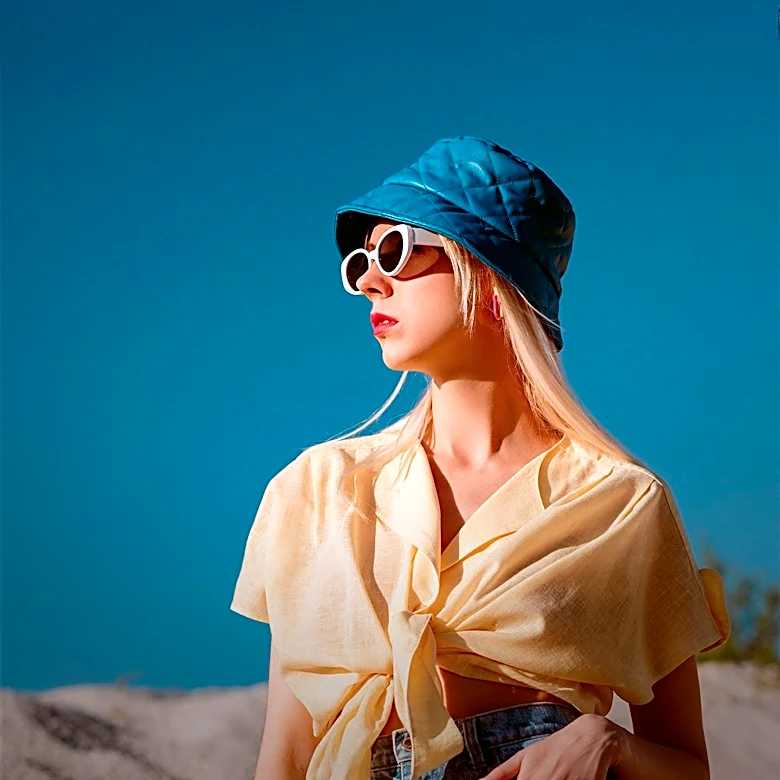 Y2K Fashion Revival: Tuscan Mom Aesthetic Gains Popularity Among Gen Z