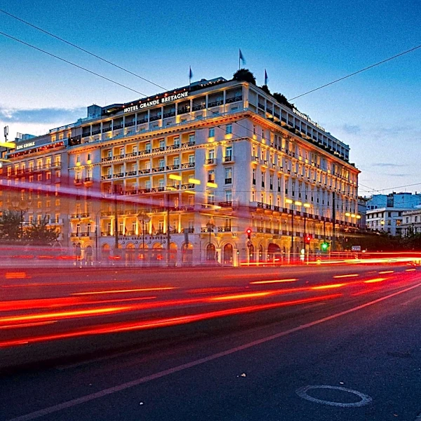 U.S. Hotel Sector Shows Resilience Amid Economic Challenges
