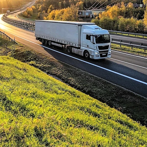 Schneider National Reports Strong Q2 Earnings, Raises 2026 Guidance