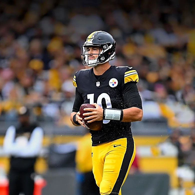 Steelers' Preseason Depth Chart Highlights Quarterback Competition