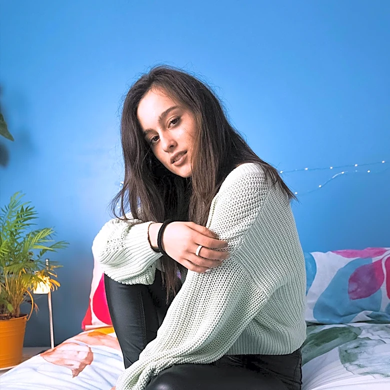 TikTok Star Sydney Towle Passes Away at 26 After Cancer Battle