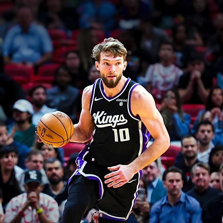 Domantas Sabonis Recommits to Sacramento Kings After Trade Talks Fail