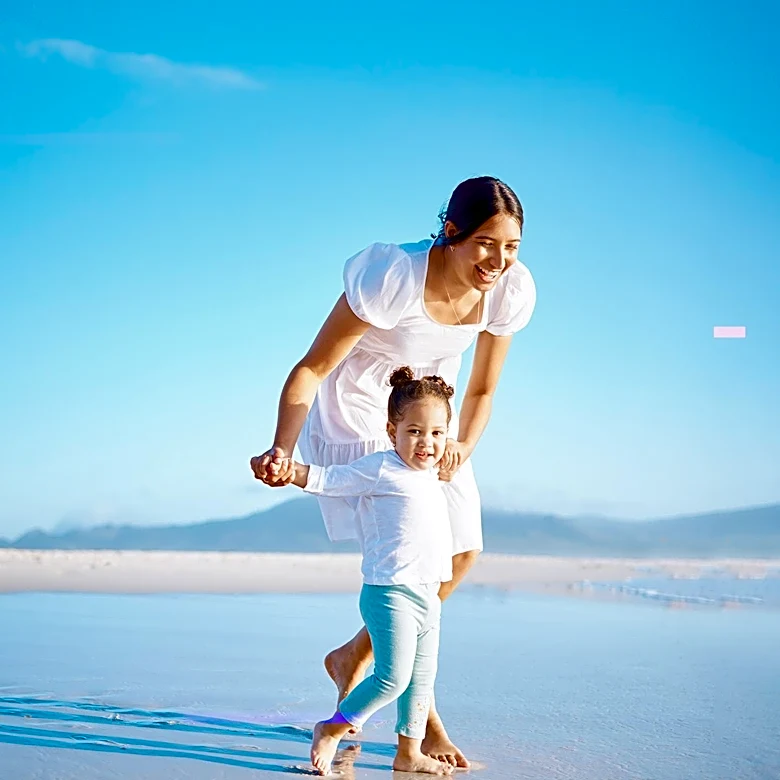 David Muir Shares Personal Vacation Photos, Revealing Family Bond