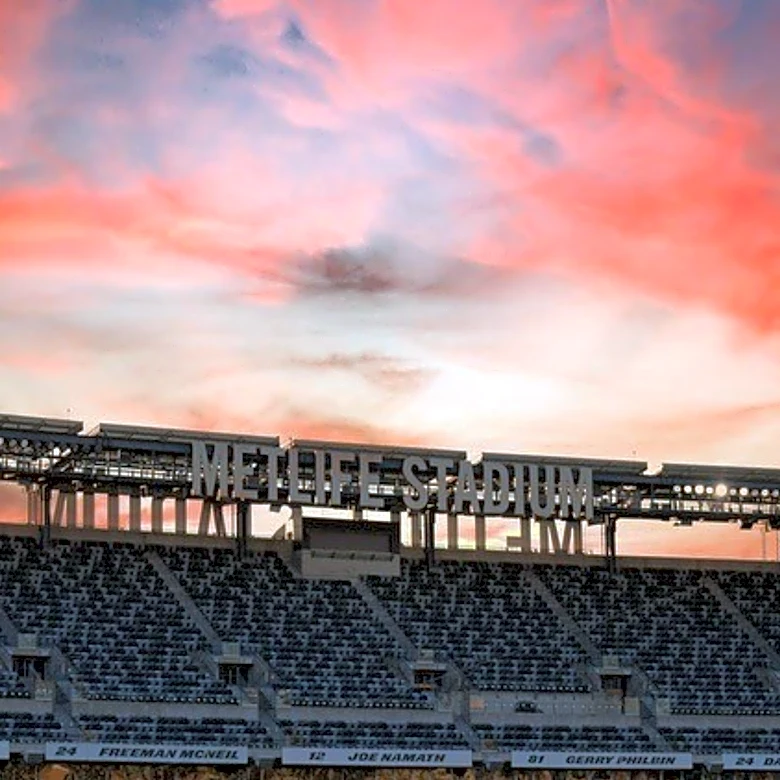 OUTFRONT Media and New York Jets Forge Partnership to Enhance Fan Engagement Beyond Stadium