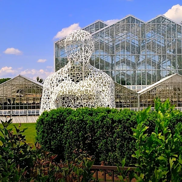 Frederik Meijer Gardens Extends Chihuly Exhibition Due to High Demand