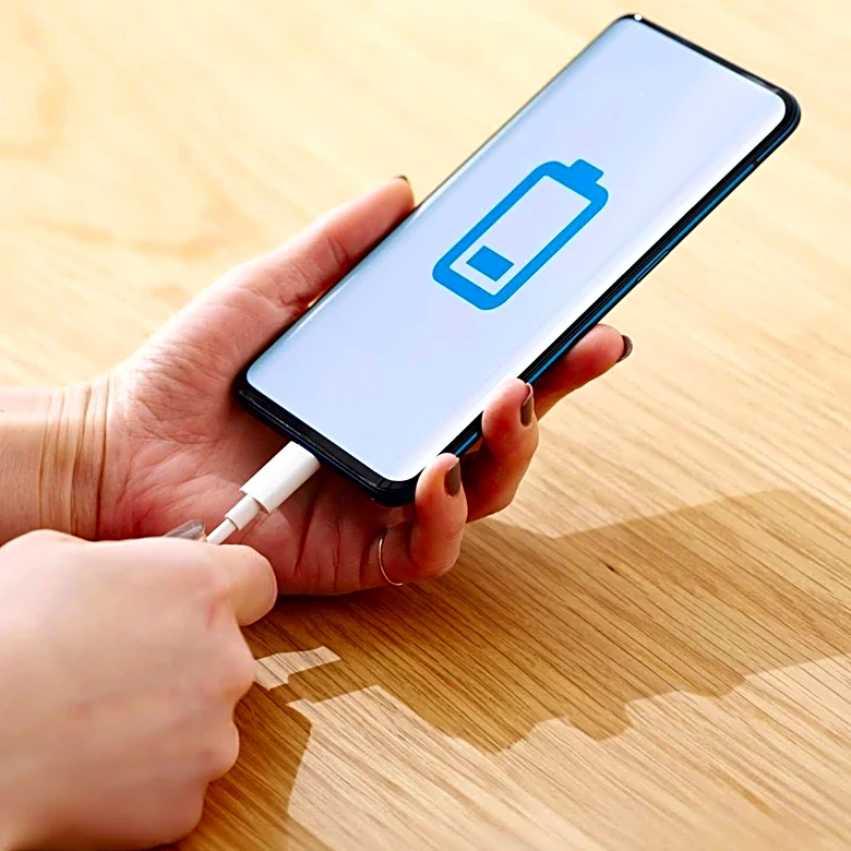 EU Law to Reintroduce Removable Batteries in Smartphones by 2027