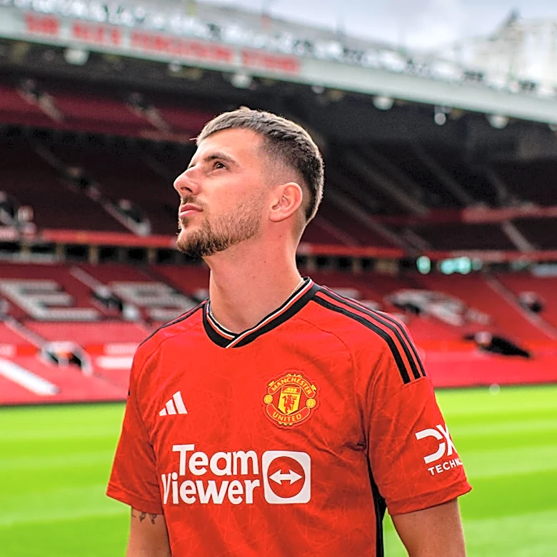 Manchester United Considers Pulling Plug on Lewis Hall Transfer Amid Newcastle's Firm Stance