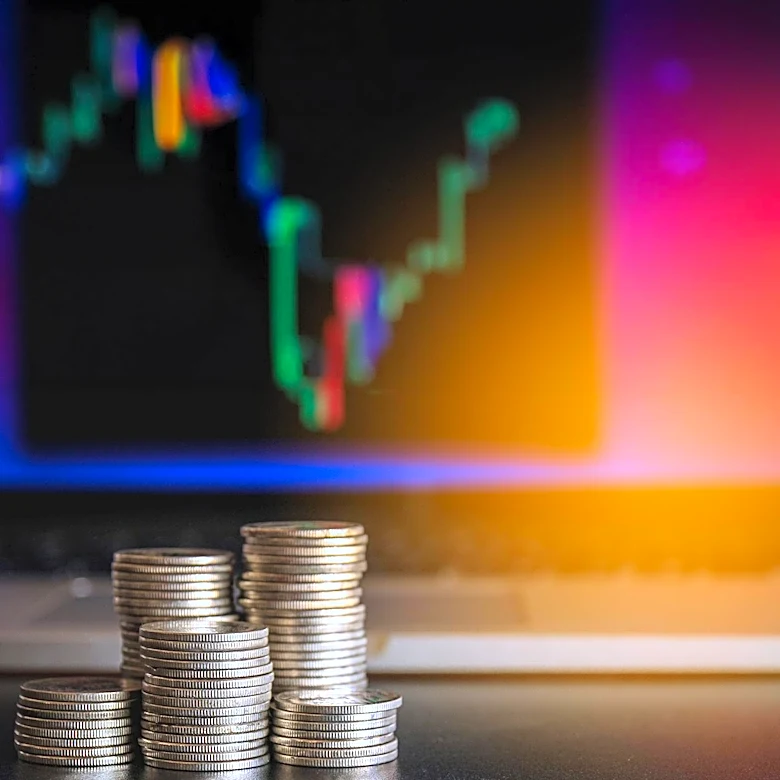 Tom Lee Predicts S 500 Surge to 8,000 Amid Strong Market Performance