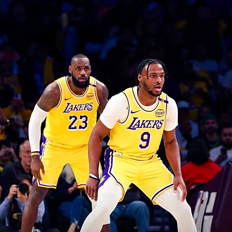 Lakers Leverage Player Connections to Build Team Chemistry
